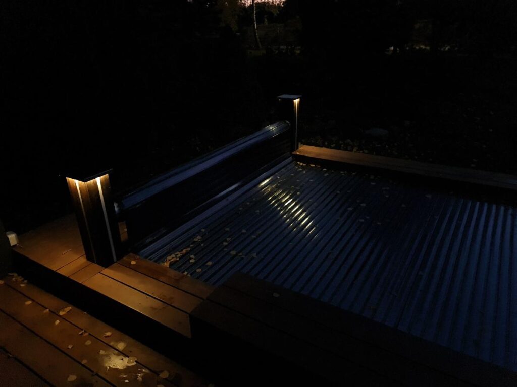 swimming pool slatted cover winding mechanism post